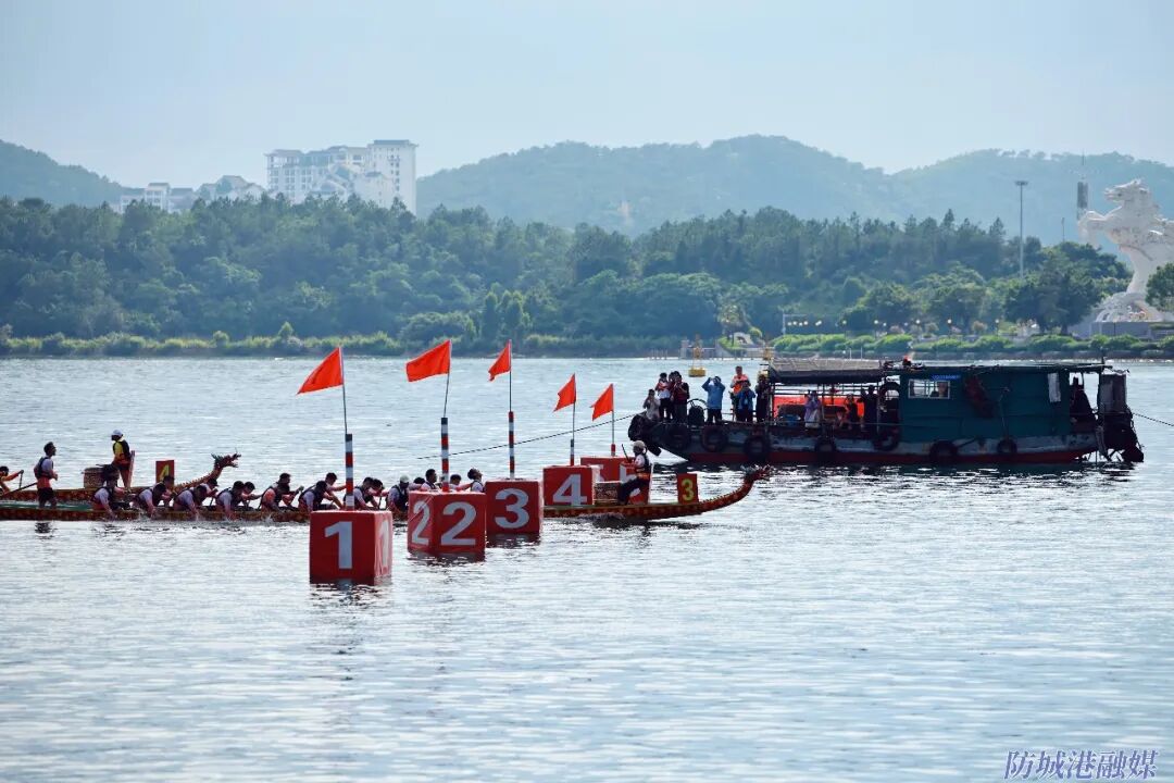 奋楫争先 向海图强丨欧宝网页版登录入口_欧宝（中国）冶金冠名2026年防城港市海上龙舟赛 赋能城市体育文化发展